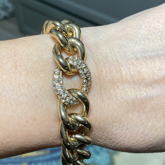 Pretty sparkly Victorias Secret Crystal Chunky Gold tone Curb Chain Bracelet - Picture 3 of 14